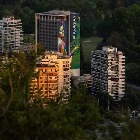 Pullman Santiago Vitacura المظهر الخارجي الصورة The building at dusk